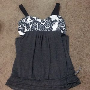 Lululemon workout top 🍋